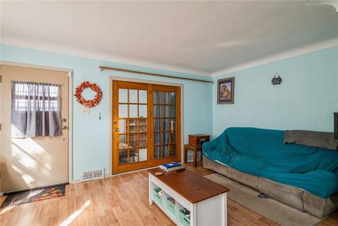 1722 Center Point Road NE Cedar Rapids IA 52402