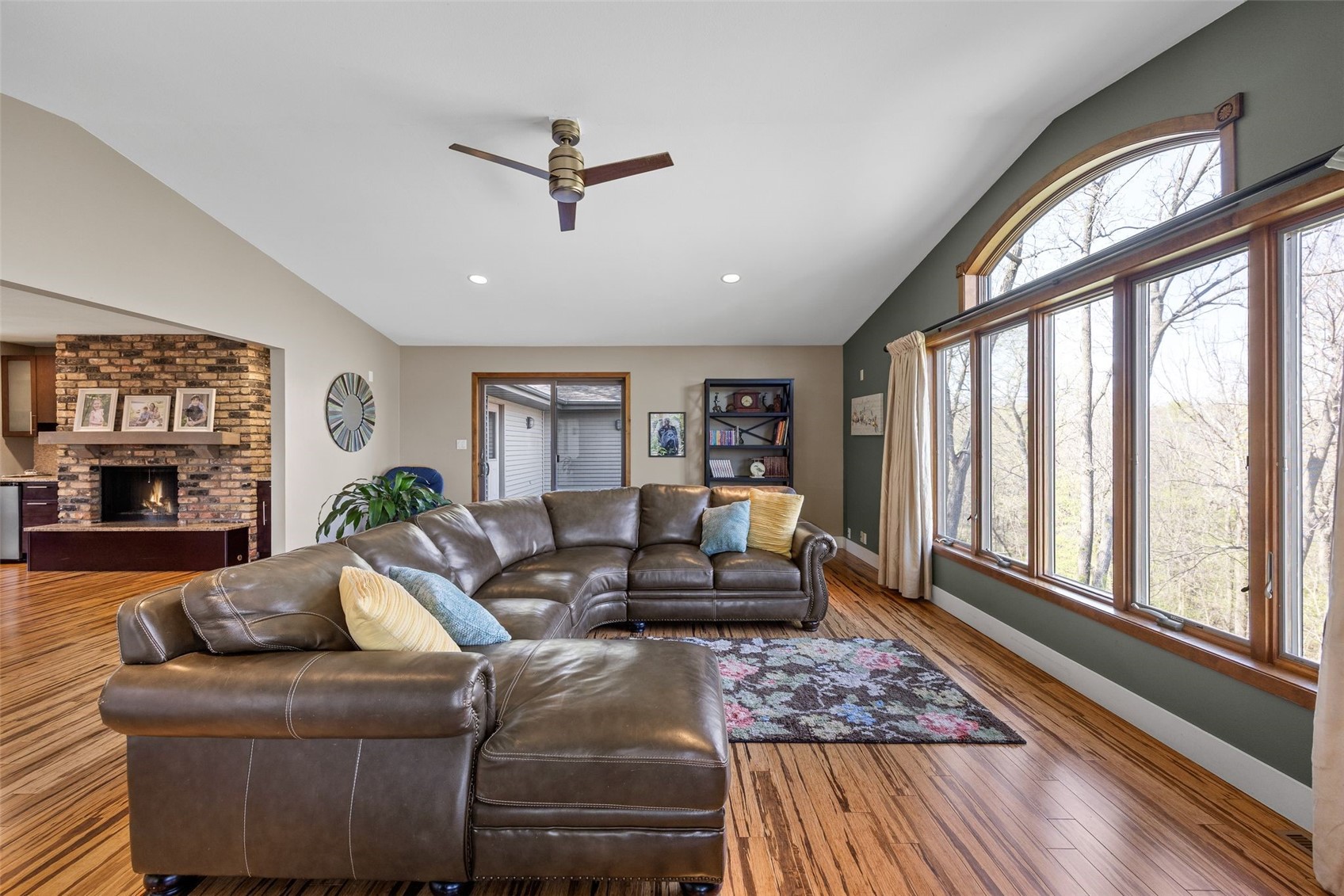 1896 Sunset Drive NE Solon IA 52333