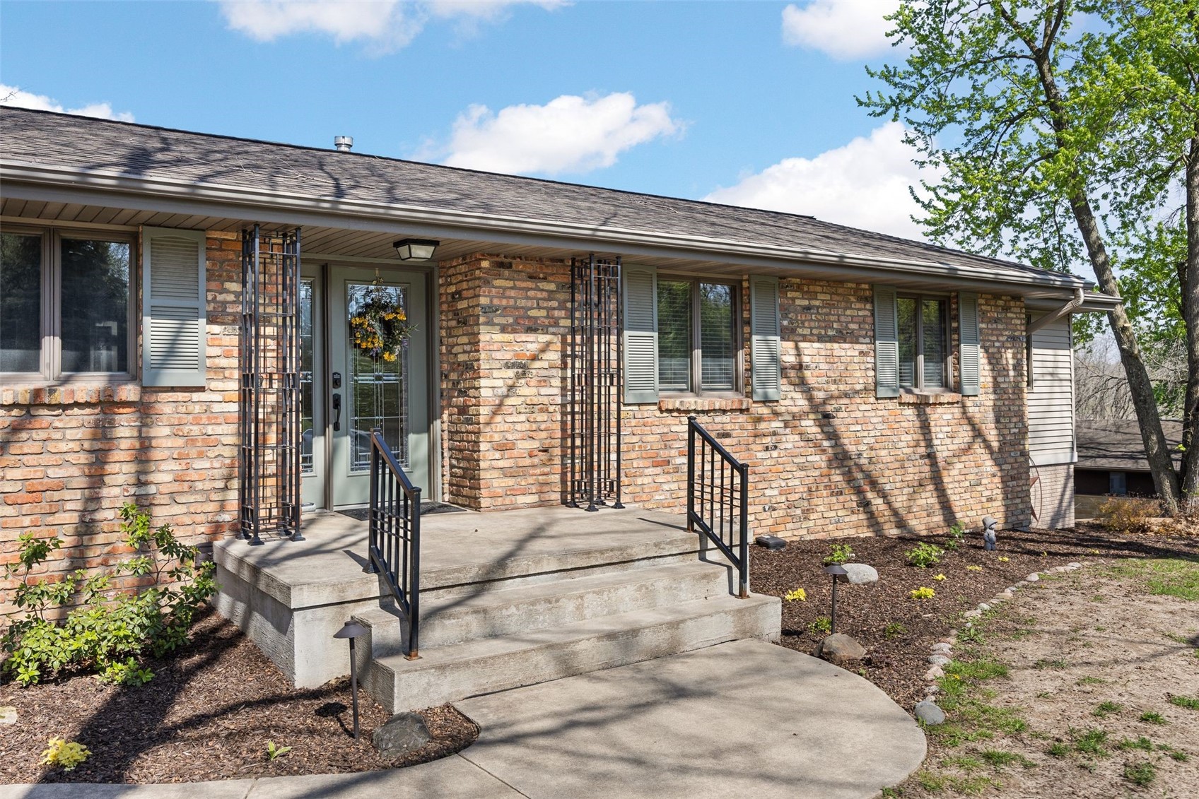 1896 Sunset Drive NE Solon IA 52333