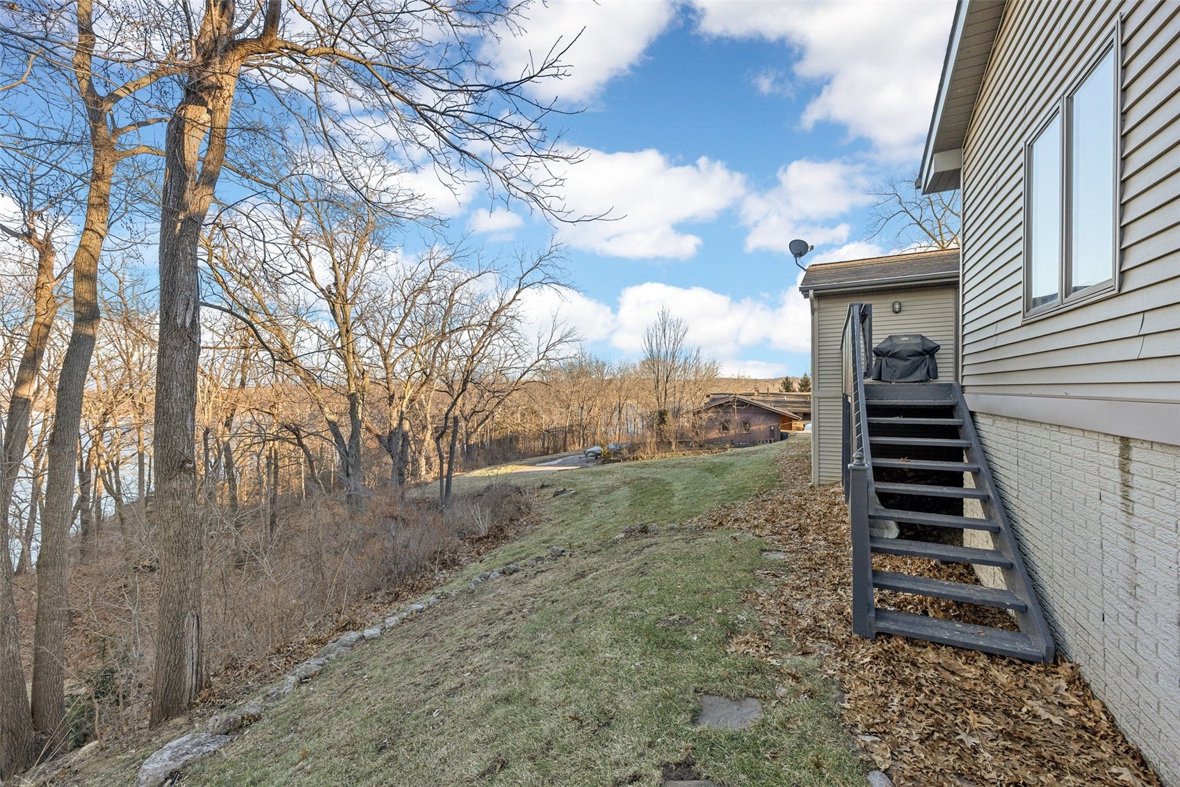 1896 Sunset Drive NE Solon IA 52333