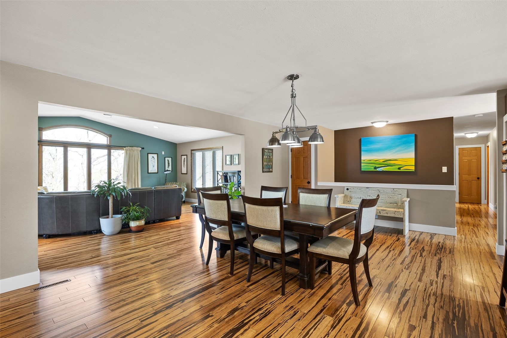 1896 Sunset Drive NE Solon IA 52333