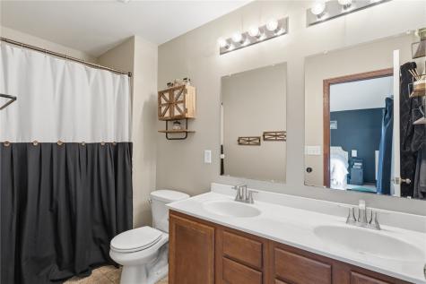 8417 Brighton Court Cedar Rapids IA 52404