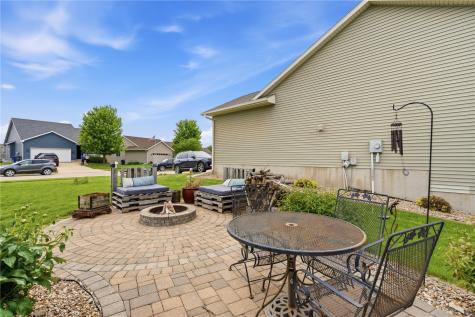 8417 Brighton Court Cedar Rapids IA 52404