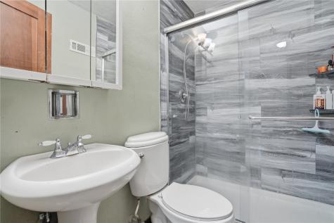 1902 Johnson Avenue NW Cedar Rapids IA 52405