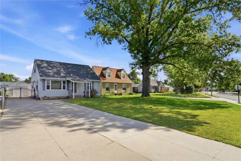 1902 Johnson Avenue NW Cedar Rapids IA 52405