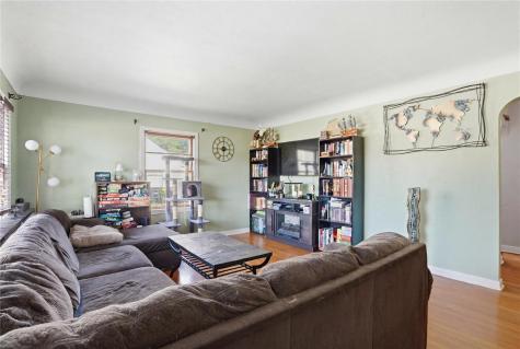1902 Johnson Avenue NW Cedar Rapids IA 52405