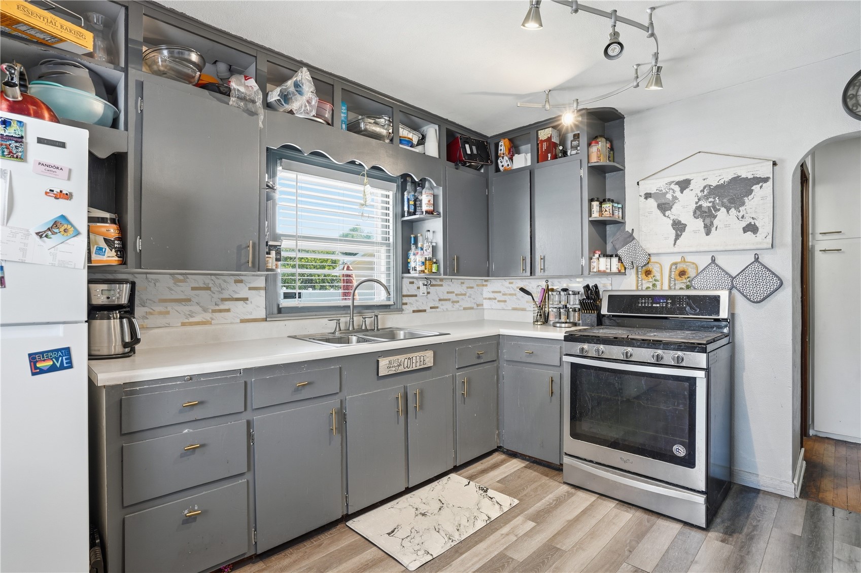 1902 Johnson Avenue NW Cedar Rapids IA 52405