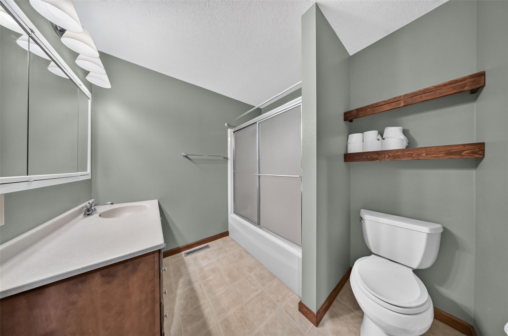 219 Boyson NE Cedar Rapids IA 52402