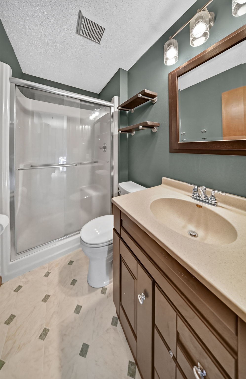 219 Boyson NE Cedar Rapids IA 52402
