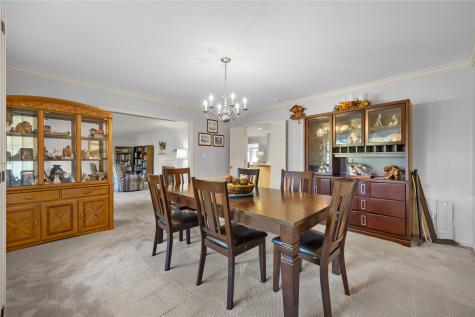 2915 Indian Hill Road SE Cedar Rapids IA 52403