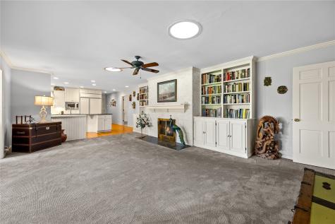 2915 Indian Hill Road SE Cedar Rapids IA 52403