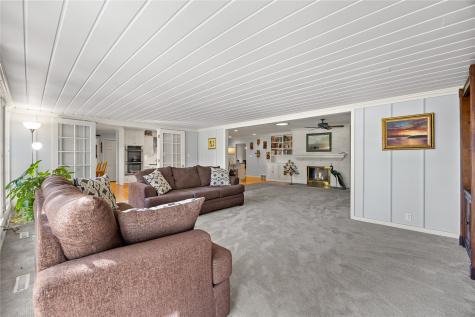 2915 Indian Hill Road SE Cedar Rapids IA 52403