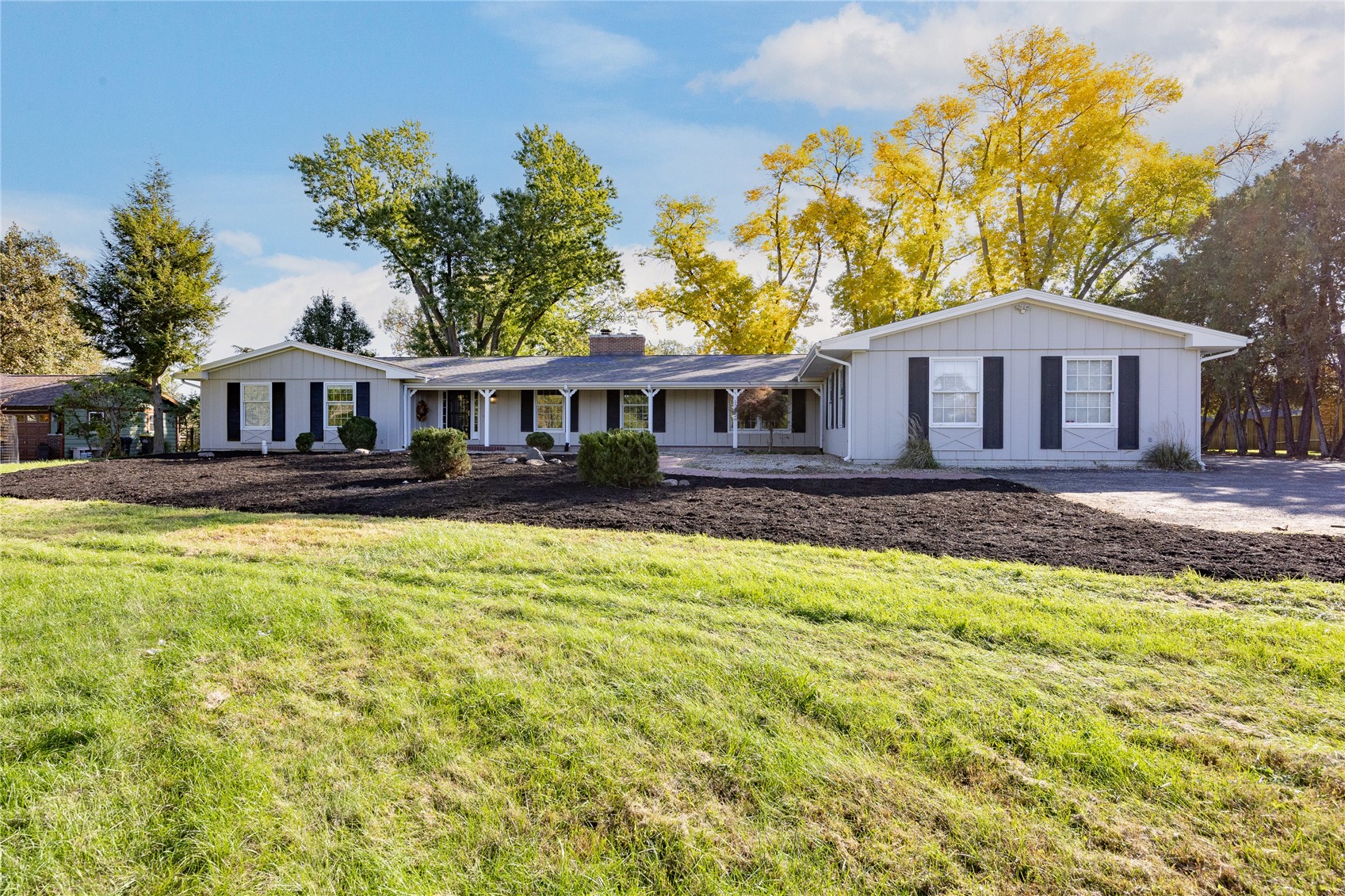 2915 Indian Hill Road SE Cedar Rapids IA 52403