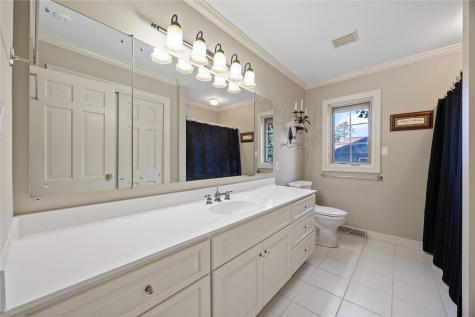2915 Indian Hill Road SE Cedar Rapids IA 52403