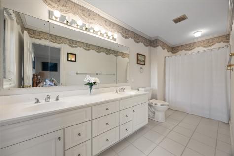 2915 Indian Hill Road SE Cedar Rapids IA 52403