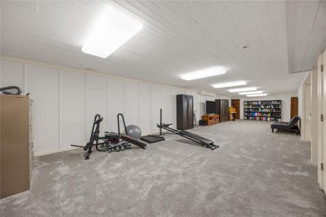2915 Indian Hill Road SE Cedar Rapids IA 52403
