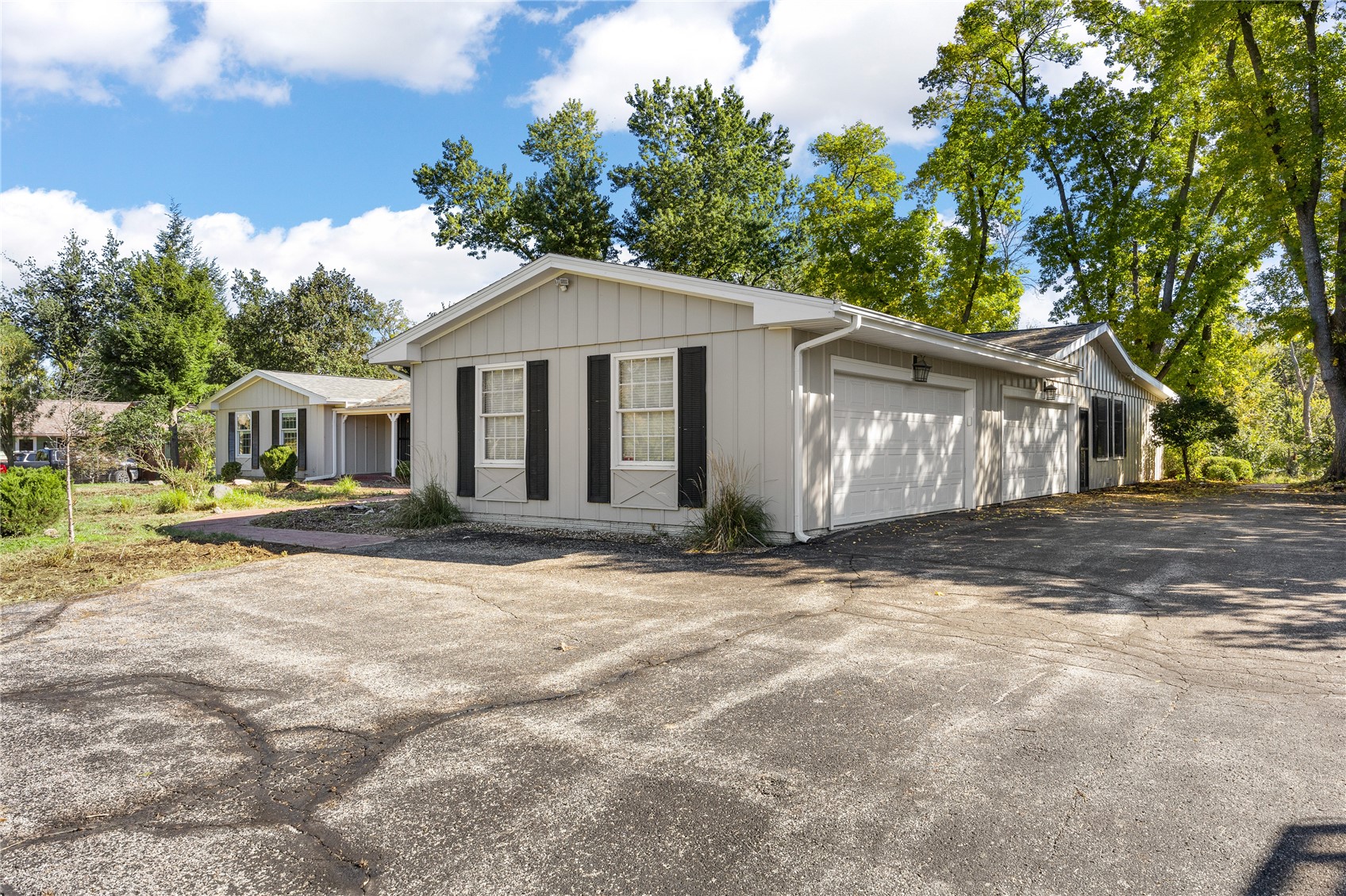 2915 Indian Hill Road SE Cedar Rapids IA 52403