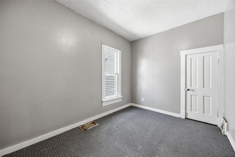 1019 10 Street SW Cedar Rapids IA 52404