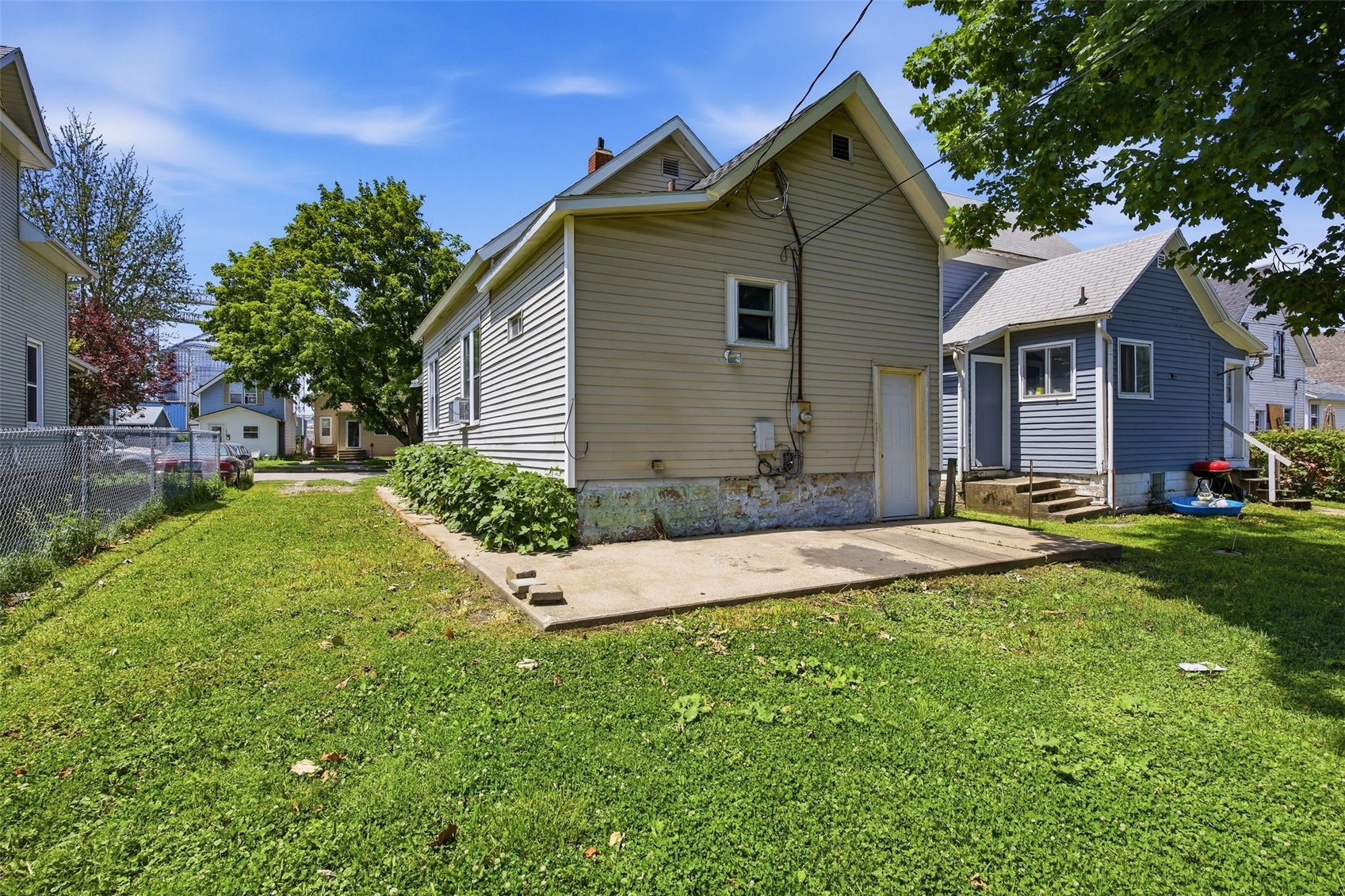 1019 10 Street SW Cedar Rapids IA 52404