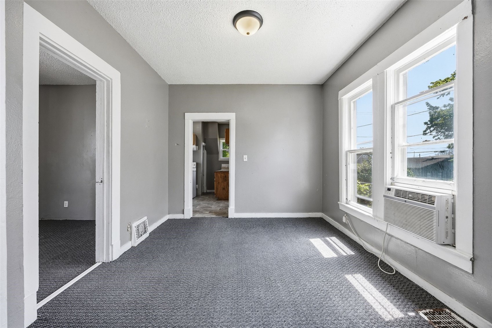 1019 10 Street SW Cedar Rapids IA 52404