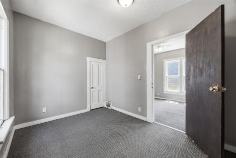 1019 10 Street SW Cedar Rapids IA 52404