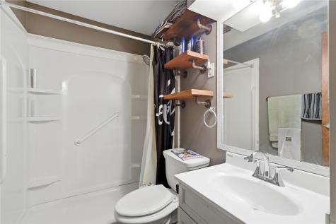 645 40th Street NE Cedar Rapids IA 52402