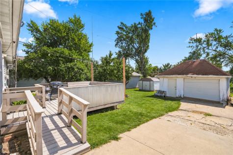 645 40th Street NE Cedar Rapids IA 52402