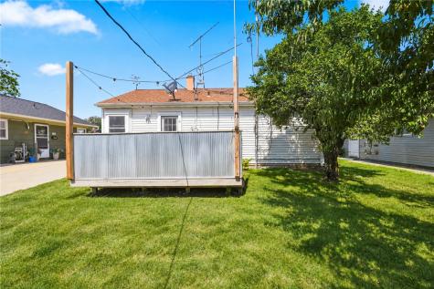 645 40th Street NE Cedar Rapids IA 52402