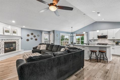 507 Limerock NW Cedar Rapids IA 52405