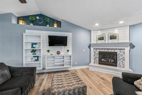 507 Limerock NW Cedar Rapids IA 52405