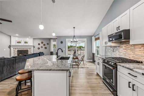 507 Limerock NW Cedar Rapids IA 52405