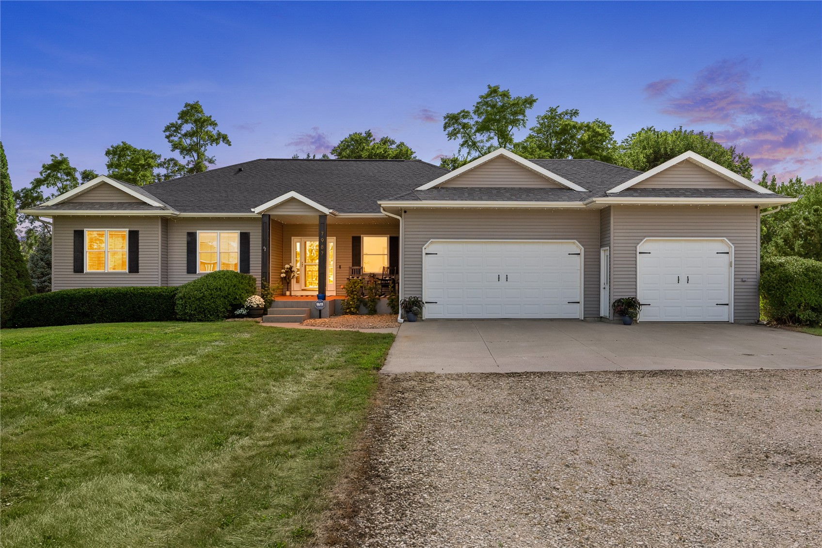 7987 218th Avenue Martelle IA 52305