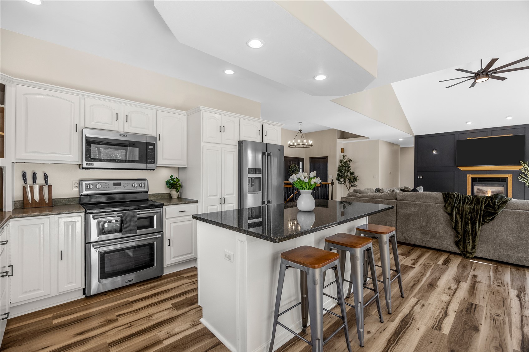 7987 218th Avenue Martelle IA 52305
