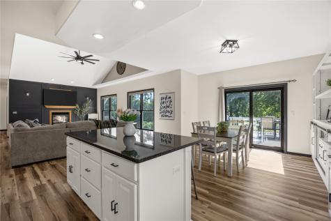 7987 218th Avenue Martelle IA 52305