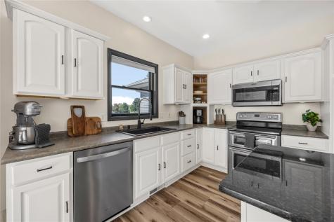 7987 218th Avenue Martelle IA 52305