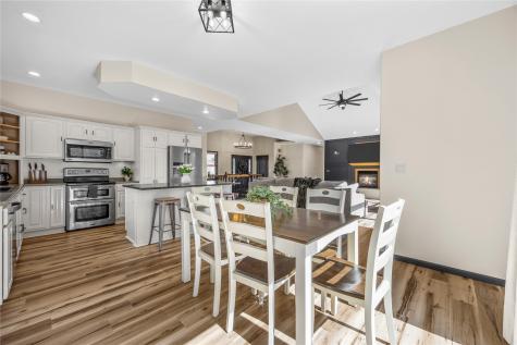 7987 218th Avenue Martelle IA 52305
