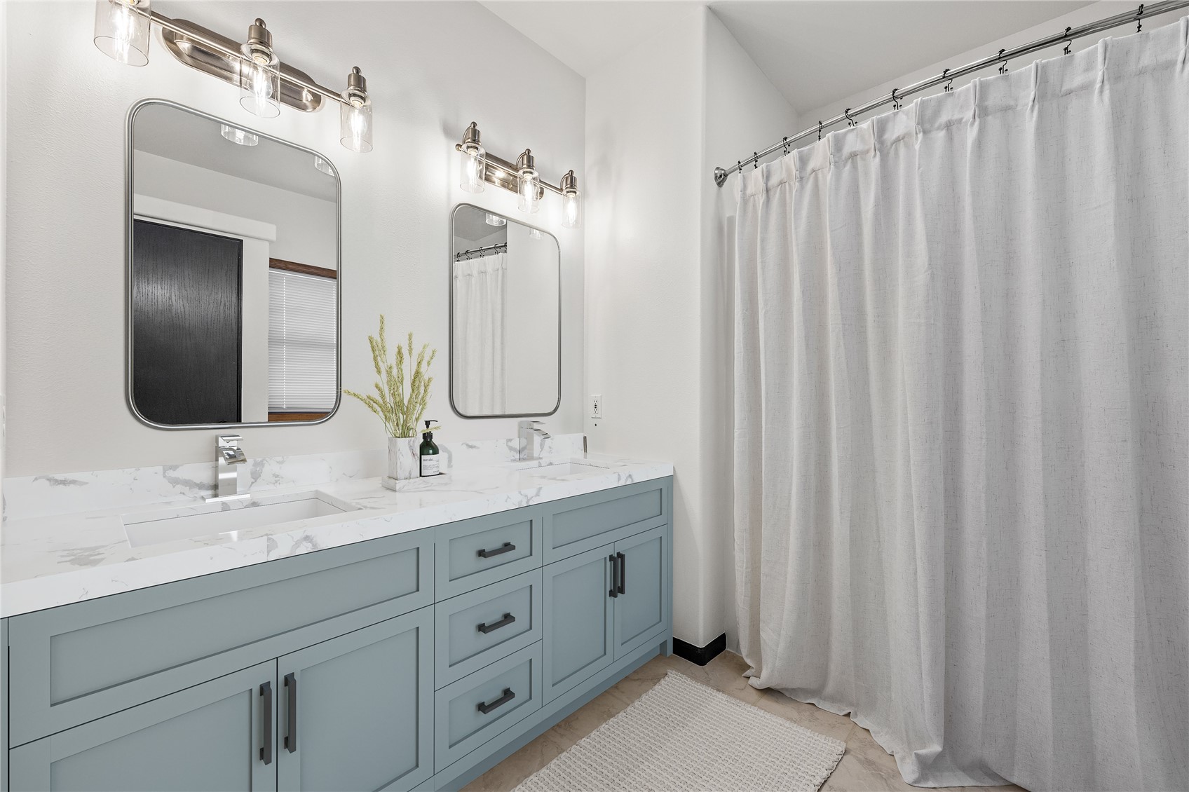7987 218th Avenue Martelle IA 52305