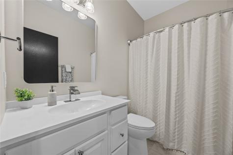 7987 218th Avenue Martelle IA 52305