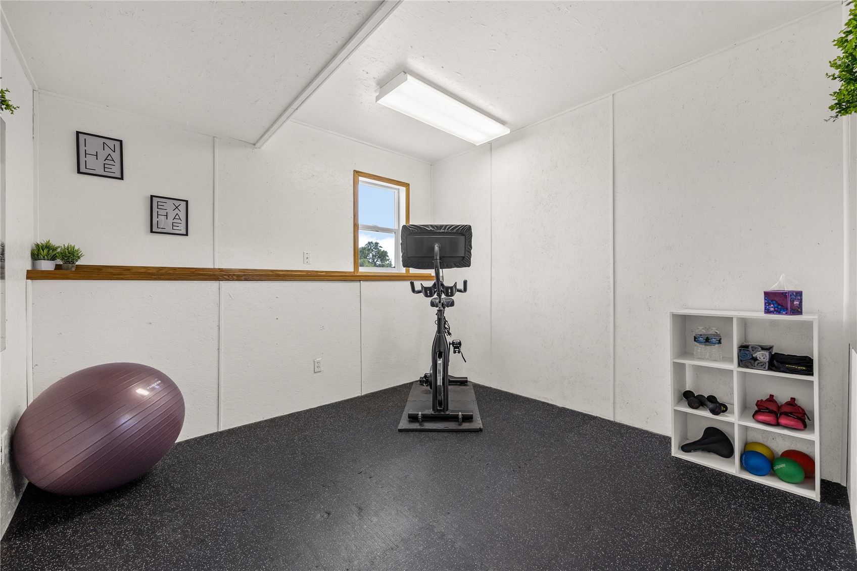 7987 218th Avenue Martelle IA 52305