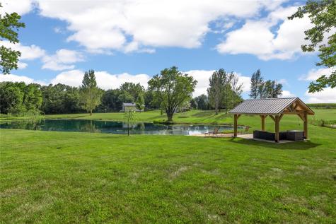 7987 218th Avenue Martelle IA 52305