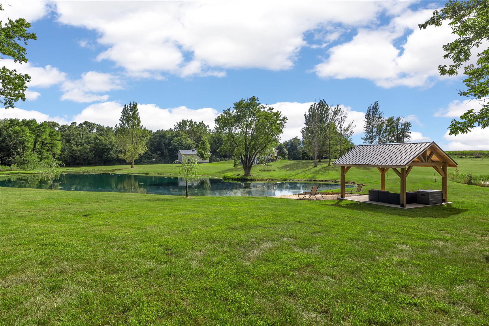 7987 218th Avenue Martelle IA 52305