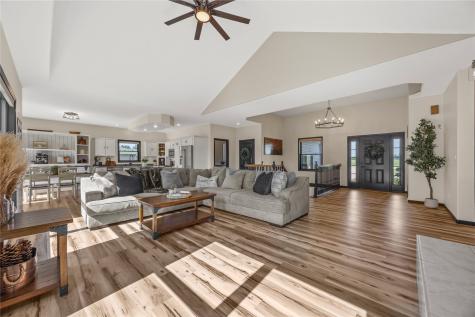 7987 218th Avenue Martelle IA 52305