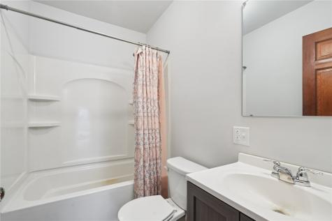 1056 W Avenue Norway IA 52318