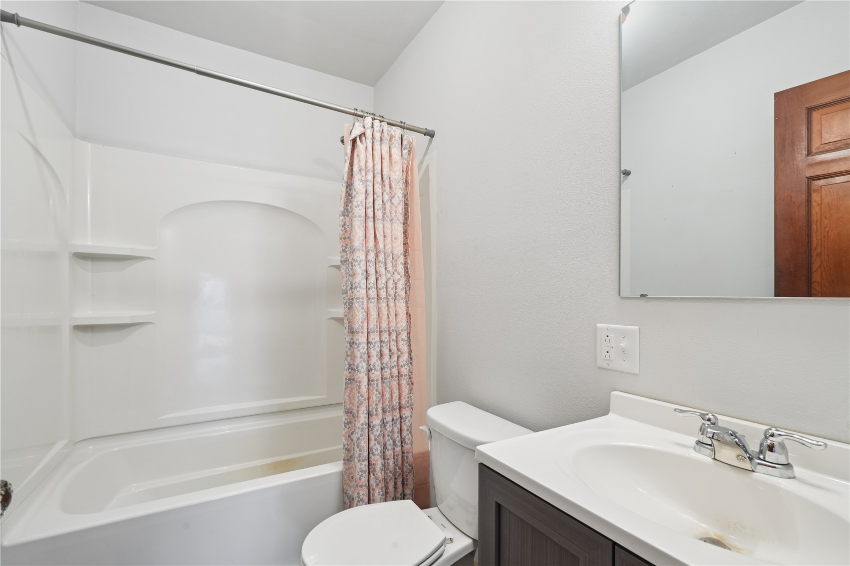 1056 W Avenue Norway IA 52318