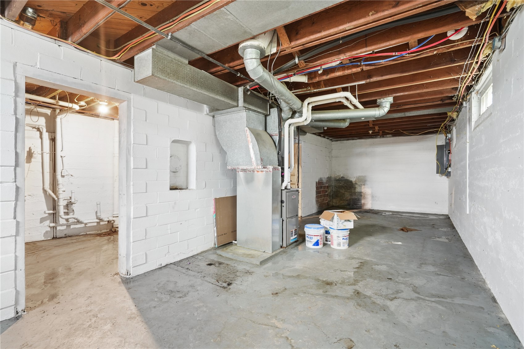 1056 W Avenue Norway IA 52318
