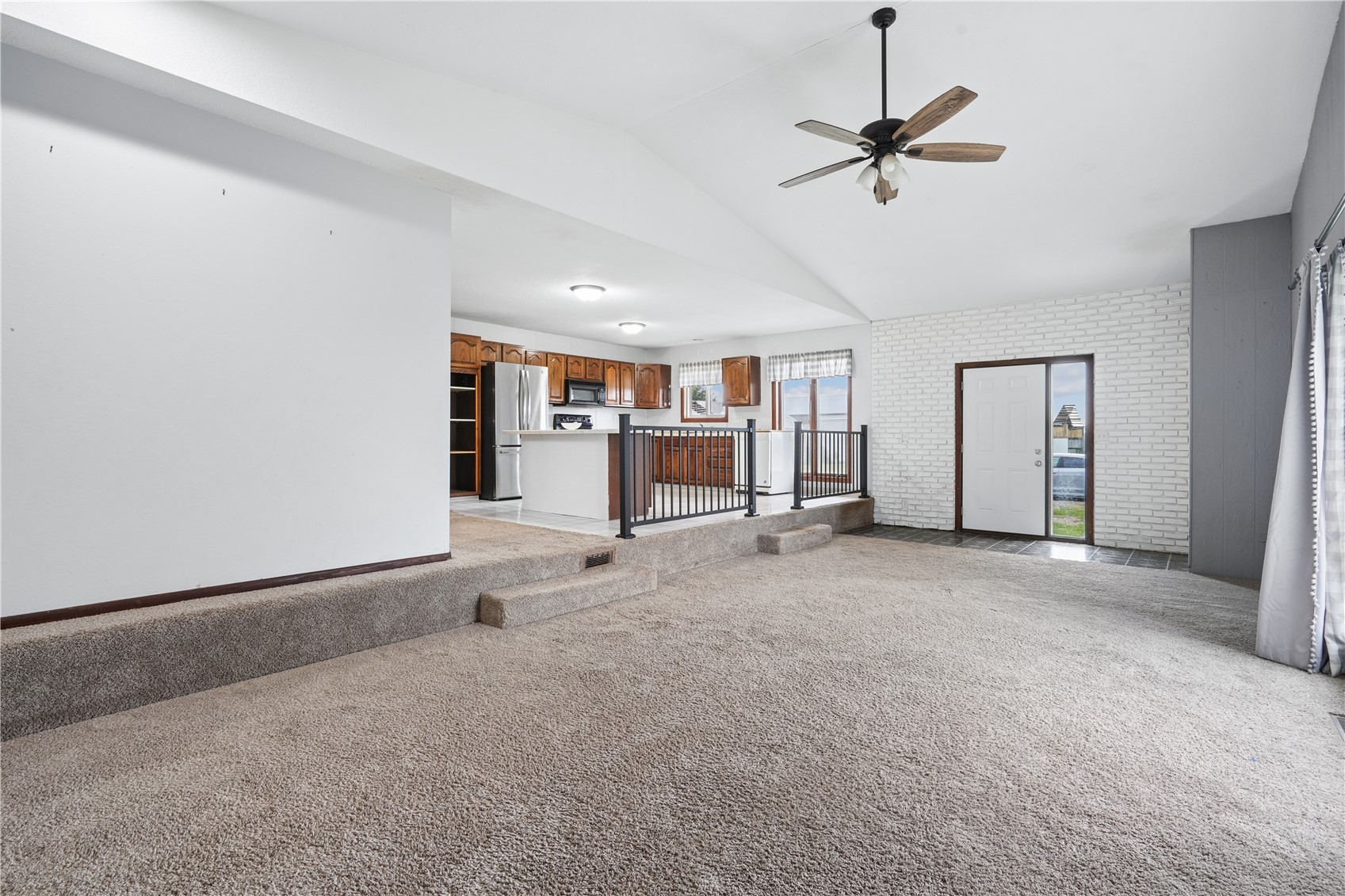 1056 W Avenue Norway IA 52318