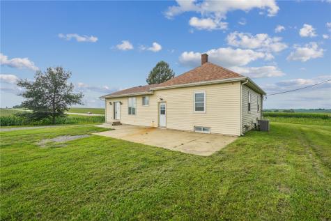 1056 W Avenue Norway IA 52318