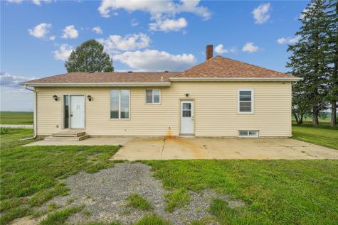 1056 W Avenue Norway IA 52318