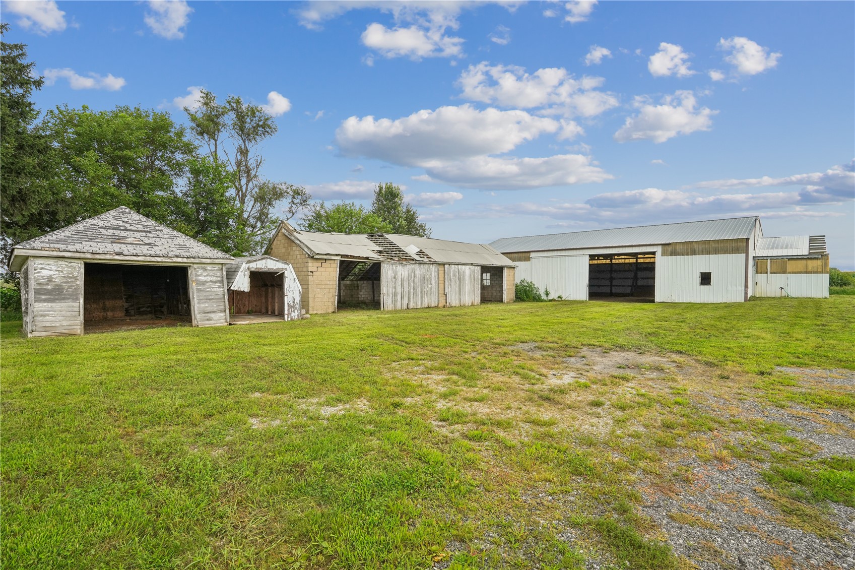 1056 W Avenue Norway IA 52318