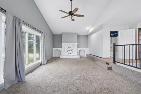 1056 W Avenue Norway IA 52318